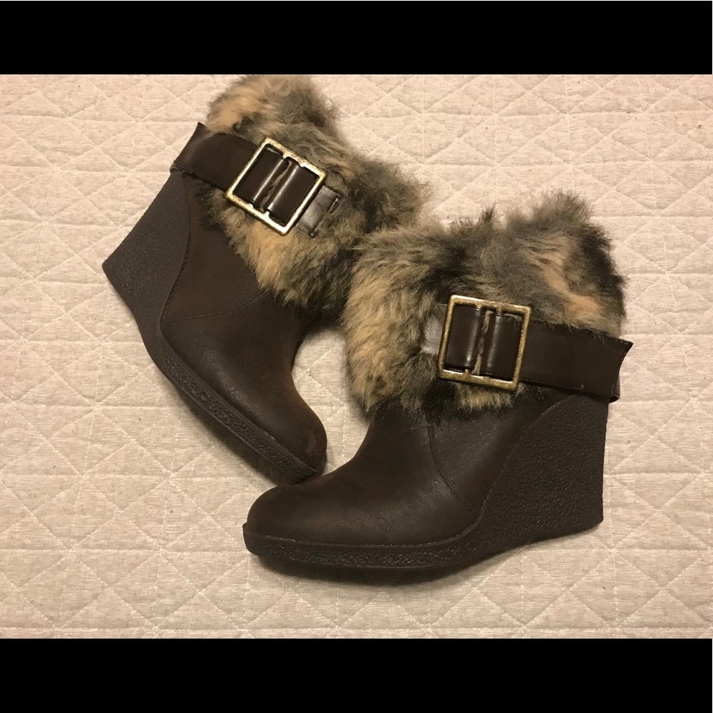 Nine & Co. Brown Wedge Fur Booties Women’s size 9